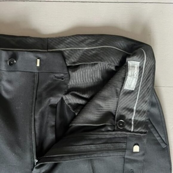 Indochino slim fit black suit EUC